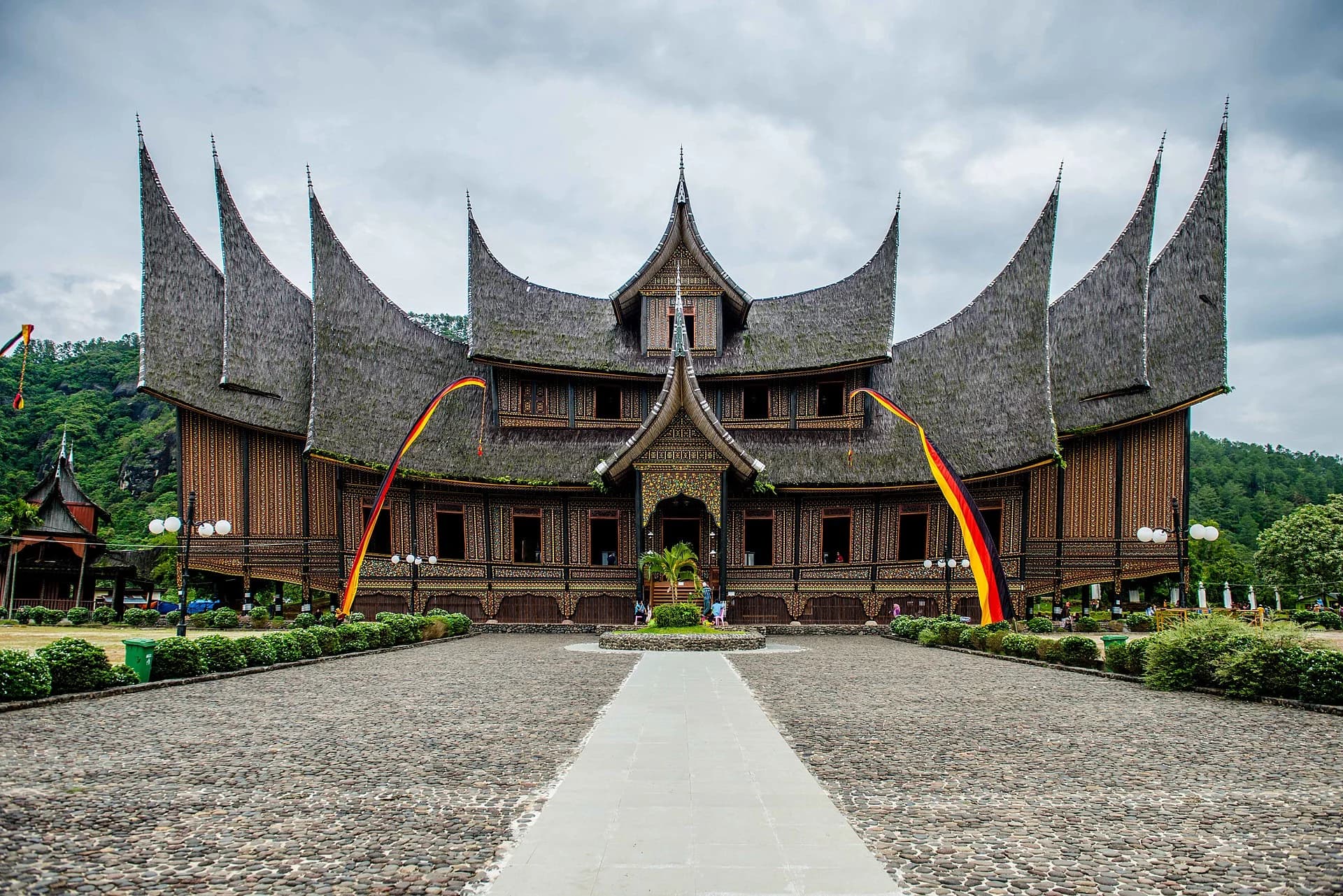 Sejarah Minangkabau: Jejak Peradaban dan Budaya